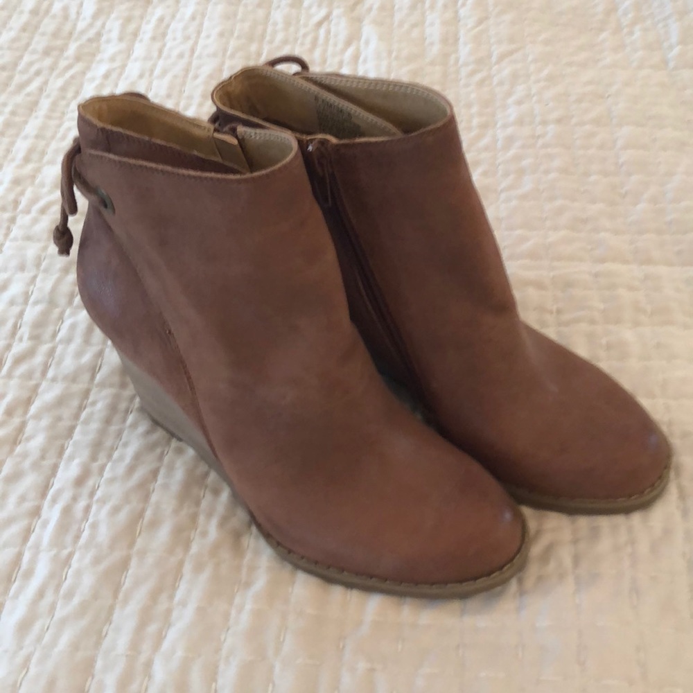 Lucky brand Yamuna brown leather booties